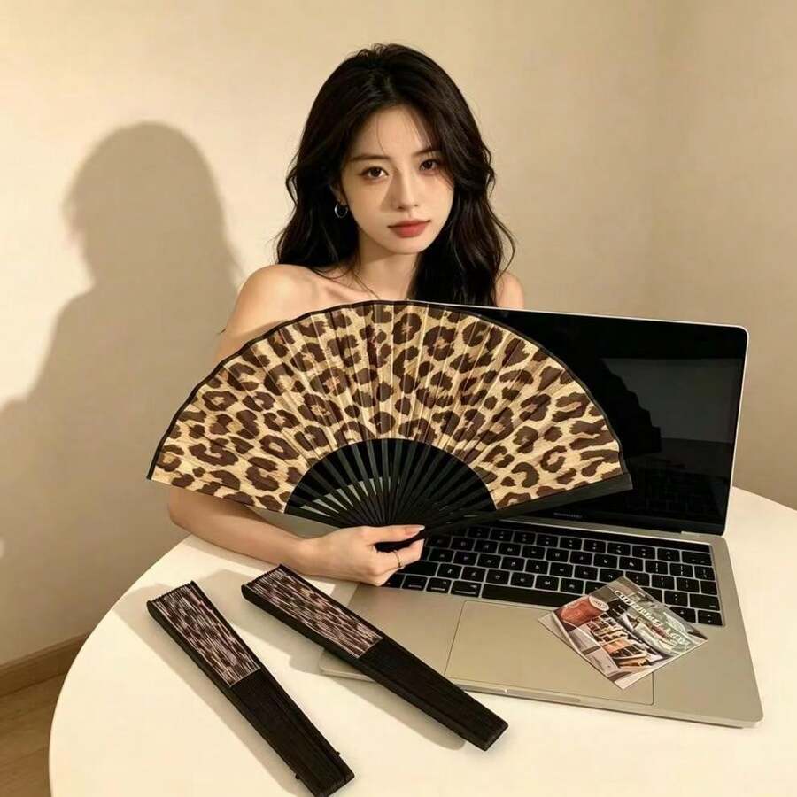 Leopard Print Handheld Folding Fan, Bamboo Ribs, Vintage Decorative Fan, Suitable For Party, Wedding, Wall Decoration - Leopard Print Folding Fan - View 1