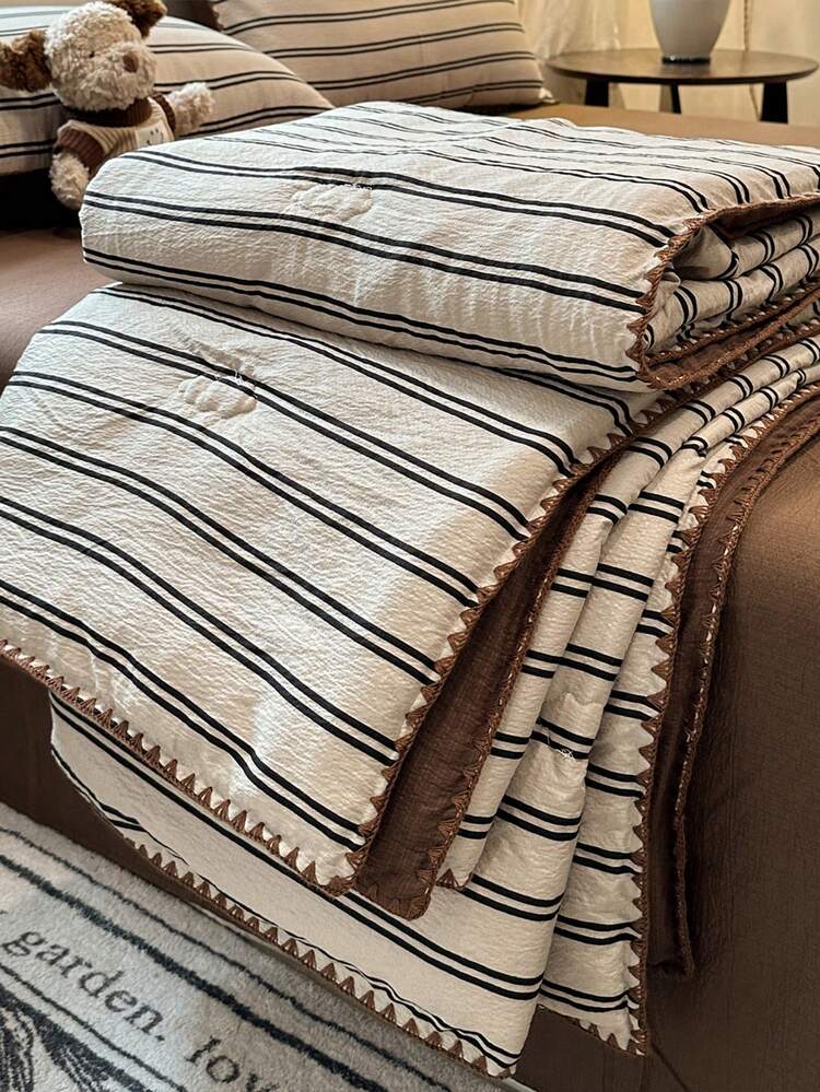 1pc Shell Embroidery Summer Thin Quilt, Striped Pattern Crinkled Gauze Summer Bedding, Suitable For Bedroom, Guest Room, Hotel, Dormitory, Machine Washable Summer Quilt, Quilt Only, Pillowcase Not Included - Flax White - View 9