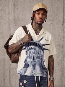 MAISONFOX Chemise à manches courtes imprimée Statue de la Liberté pour hommes, streetwear, printemps/été, chemise à manches courtes décontractée polyvalente pour le port quotidien, prête pour le streetwear - Beige - Voir 1