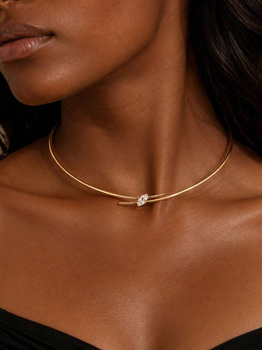 outingfit 1pc Gold Horse Eye Shape Rhinestone Open Hard Copper Collar Necklace For Women, Minimalist Elegant Collarbone Chain, Banquet Wedding Guest Daily Date Birthday Gift Accessory - Eyelet - View 1
