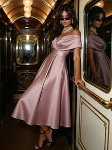 Anewsta Savoree Gaun Elegan Wanita Warna Polos dengan Leher Asimetris dan Detail Kerut - Berwarna merah muda - View 8