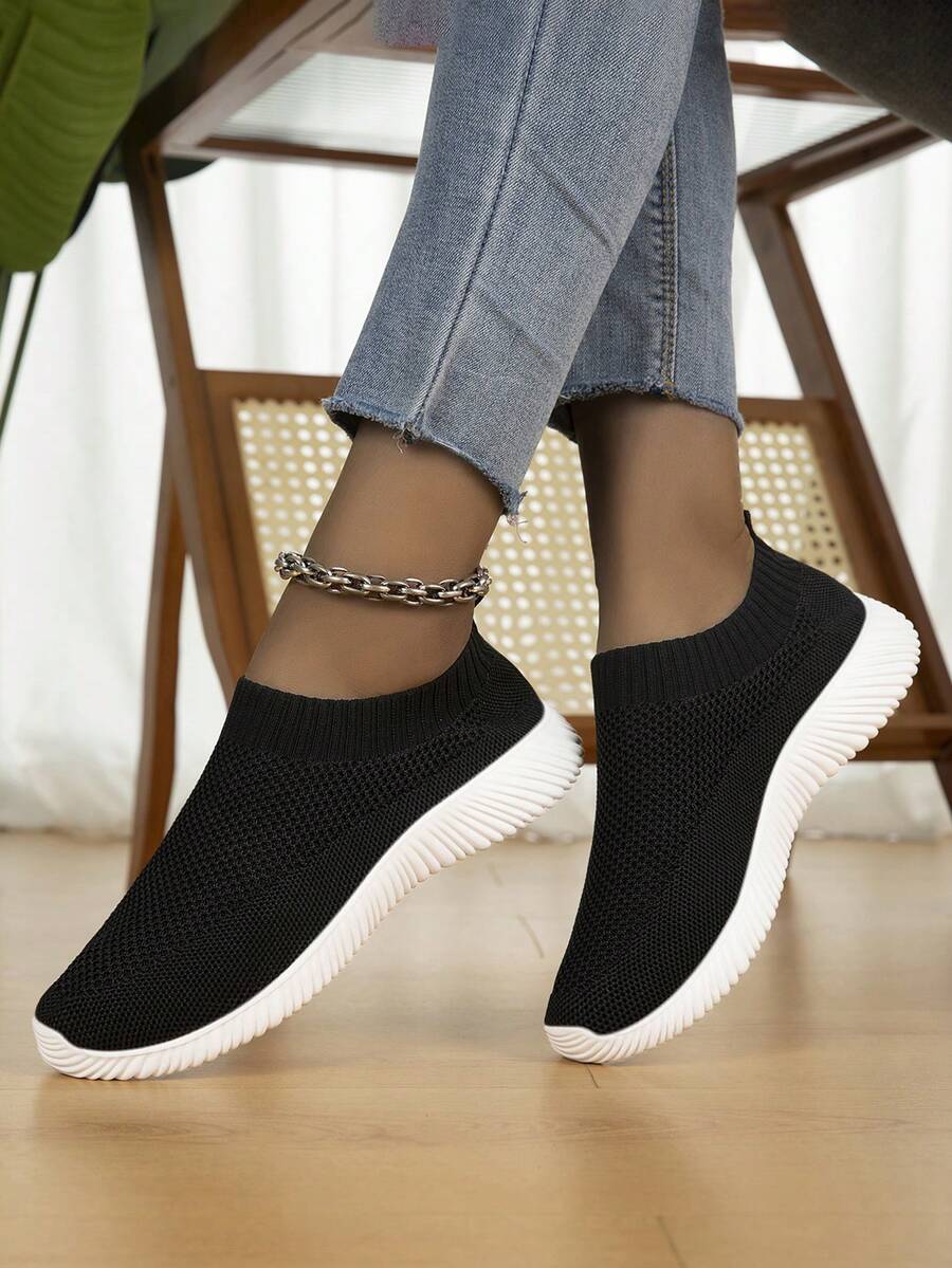 Women's Comfortable Versatile Casual Sneakers Round Toe Slip-On Fashion Shoes - Black - View 1