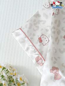 Set Piyama Satin Wanita Sanrio, Atasan Lengan Pendek Motif Leopard Hello Kitty dan Celana Pendek dengan Pita - Aprikot - View 4