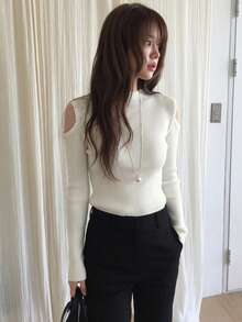 Atasan Rajut Bahu Terbuka Wanita YCYC, Sweater Pendek Lengan Panjang Bergaris Slim Fit, Musim Semi/Musim Gugur - Putih - View 3
