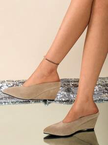 Solid Color Closed-Toe Low Vamp Slippers For Women, Summer New Fashion Versatile Wedge Heel Thick Sole Elegant Pointed Toe Plus Size Sandals - Khaki - View 5