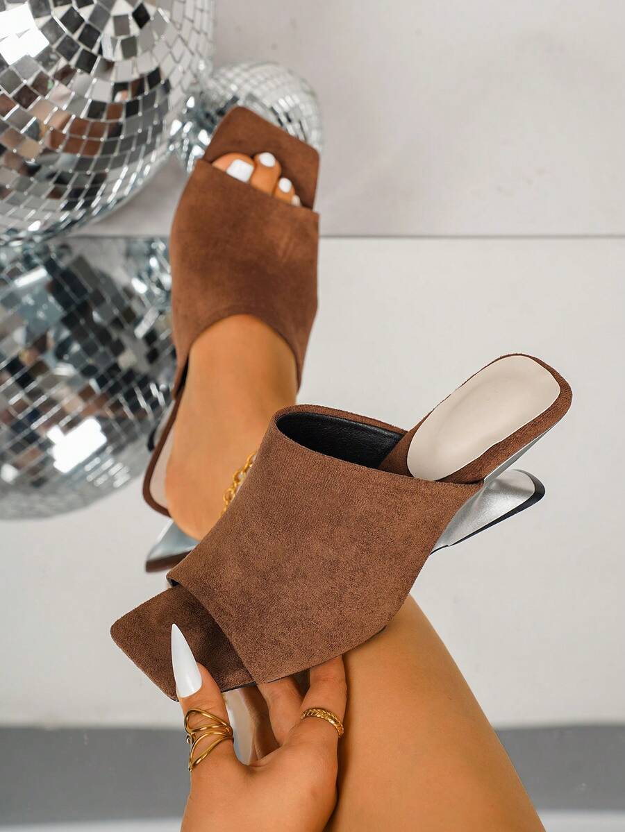 Sandal Hak Tinggi Wanita Terbaru dengan Desain Lipit, Nyaman dan Bernapas, Gaya Baru Musim Semi/Panas untuk Pantai dan Pesta - Coklat - View 1