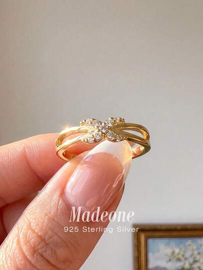MADEONE 1枚奢华闪亮几何十字戒指，精致优雅，适合约会和派对佩戴