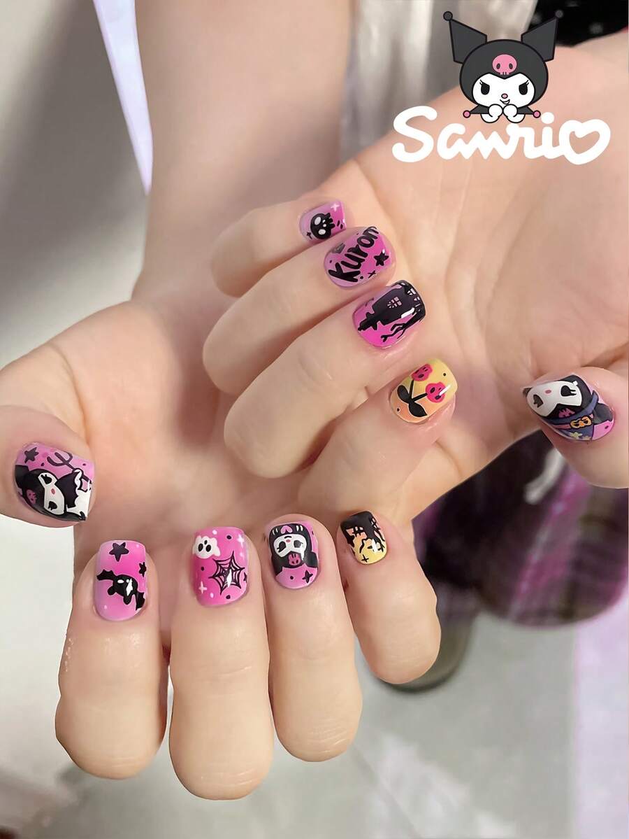 Sanrio Hello Kitty 萬聖節 24片短方型法式穿戴甲,可愛 Kuromi、幽靈與蝙蝠圖案,完美貼合的壓克力假指甲套組,含 1 個果凍膠與 1 個指甲锉,適合女孩與女性日常使用及家庭聚會 - 彩色 - 查看 1
