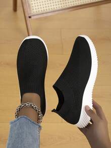 Women's Comfortable Versatile Casual Sneakers Round Toe Slip-On Fashion Shoes - Black - View 3