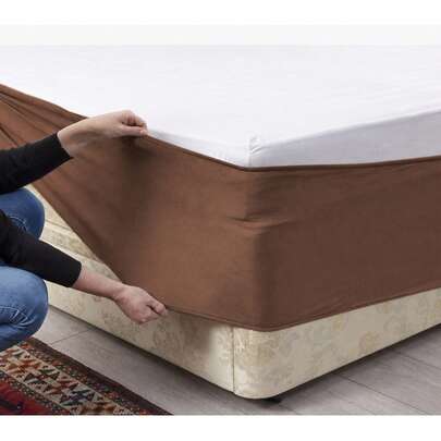 DUJUIKE Velvet Bed Frame Cover, This Fully Elastic Bed Frame Slipcover With Elastic Four-Sided Bed Skirt Will Give Your Bed A Fresh New Look.
