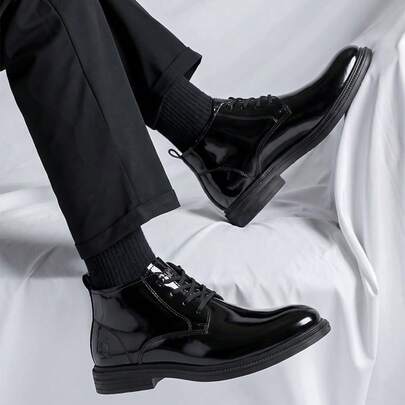 Botas de tobillo de estilo británico de cuero charol brillante con cordones, suela blanda, para hombres, versátiles para uso casual y formal, para el trabajo, bodas y uso diario