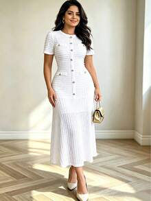 Elegant Plus Size White Knitted Bodycon Dress Short Sleeve Round Neck Long Midi Casual Dress Summer - White - View 4