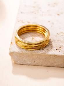 5 piezas Anillos apilables de banda fina minimalista de lujo chapados en oro de 18K de acero inoxidable, anillos de banda fina facetada 3D de acero de titanio que no se desvanecen para uso diario de niñas - Dorado - Ver 3