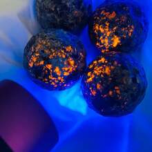 5CM 天然水晶月球球體 Yooperlite 石 強力脈輪球能量 Wicca 火焰靈氣療癒 靈性巫術禮物 - 彩色 - 查看 10