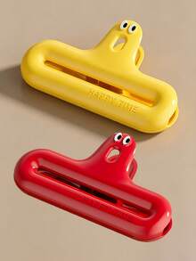 4pcs/2/1 Round‑Shaped Squishy Cartoon Printed Sealing Clips, Multi‑Pastel Color Lightweight Plastic Material, Casual All‑Season Design For Adults Daily Use, Home Kitchen Pantry, Picnic, Snack‑Storage, Food‑Sealing Gadget, Portable Food‑Clamps - Multiple Styles - View 17