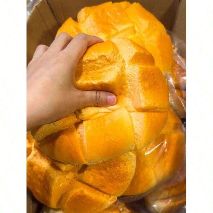 1 pieza Juguete antiestrés de apretar con rebote lento en forma de pan de piña de hojaldre realista, juguete de dedo de TPR color oro cálido para alivio del estrés, adorno de escritorio para alivio de la ansiedad diaria, regalo para fans de conciertos, decoración de escritorio a juego con light stick (estilo aleatorio) - Multicolor - Ver 1