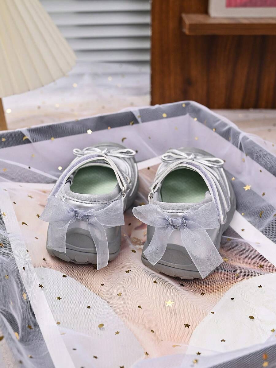 Girls' Double Hook & Loop Mary Jane Shoes, Mesh Breathable Bow Soft Sole Anti-Slip Baby Toddler Walking Shoes, Versatile Lightweight Casual Princess Shoes - Silver - View 1