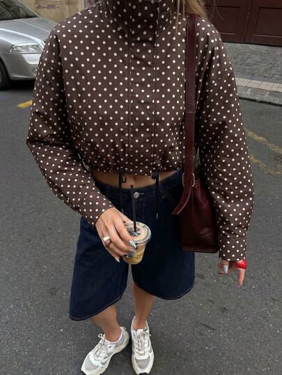 Chaqueta con cremallera de cuello alto con estampado de lunares, estilo callejero de primavera 2026 para mujer, elegante y casual