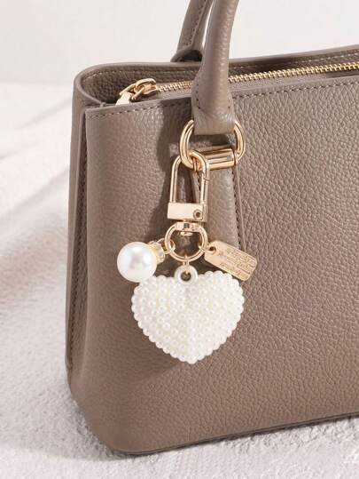 Light Luxury Pearl Heart Keychain, High-End Niche Design Bag Charm, Car Key Chain, Ins Style Exquisite Backpack Pendant, Birthday Gift For Best Friend