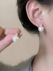 1 Pair Of Fashionable PersonalitiesImitation Pearl Earrings Suitable For Women's Daily Commuting ﻿ ﻿ - White - View 6