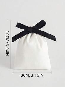 Paquete de 1/12/18/100 bolsas de joyería de terciopelo blanco con cordón y cinta negra, bolsas de embalaje de regalo de felpa suave para pequeños negocios, dulces, recuerdos & manualidades, suministros de fiesta de lujo para bodas, cumpleaños, Día Nacional de Arabia Saudita & Navidad - En blanco y negro - Ver 4