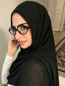 1件女款純色全包邊小球長圍巾，夏季輕盈透氣親膚百搭，全包邊球邊設計，柔軟垂墜高級感，適合日常穿搭 - 黑色-圓球款 - 查看 3