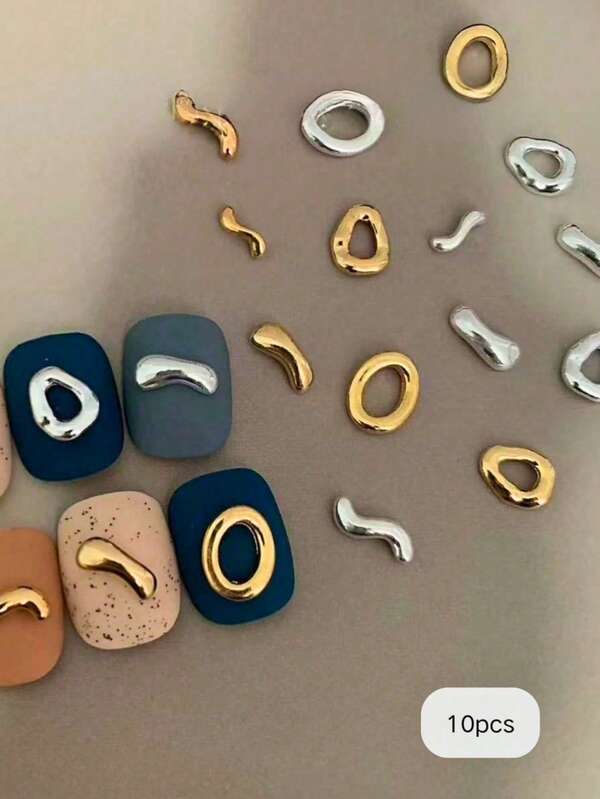10 pezzi di ciondoli per arte di unghie in metallo minimalista giapponese assortiti casualmente, anelli rotondi cavi asimmetrici e borchie in metallo a barra curva, accessori per unghie geometrici asimmetrici in oro e argento, decorazioni per unghie vintage di nicchia con texture, applicazioni per unghie in lega leggera di lusso, materiali per arte di unghie fai-da-te semplici e di alta qualità, accessori abbinati per unghie nude opache, decorazioni per unghie stile Ins di nicchia, accessori per unghie in metallo 3D versatili