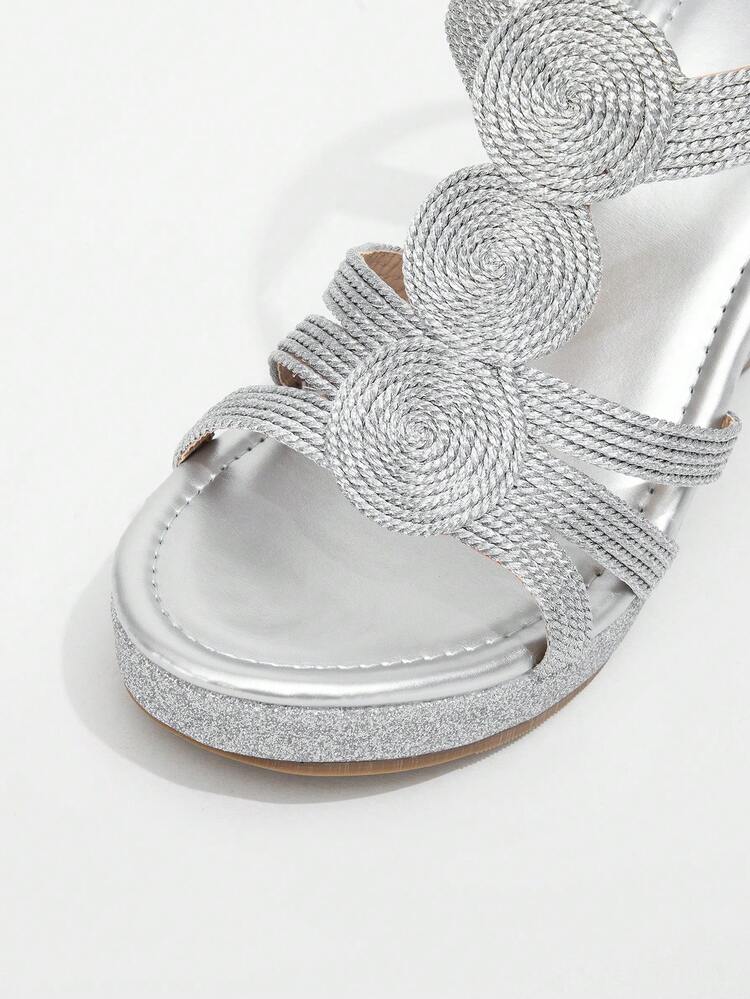 Sandal wedges anyaman spiral tiga lapis perak elegan untuk wanita, desain sol tebal berkilau dengan tali belakang elastis dan ujung terbuka, cocok untuk pernikahan, pesta, bepergian, kantor, dan pemakaian sehari-hari di musim panas. - Perak - View 8
