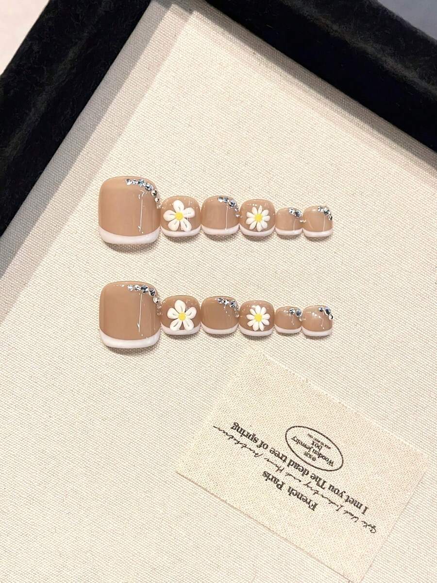 12Pcs Y2K Style Handmade Toenail Patches, Inlaid With Small White Diamonds And Metallic French Patterns, Featuring A Cartoon Detachable Design, Suitable For Women And Girls For Daily Party Wear. Comes With Glue And A Nail File