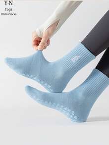 1/3 Pairs Women's Pilates Non-Slip Socks, Yoga Non-Slip Socks, Cute Ballet Non-Slip Sports Mid-Calf Socks, Sticky Socks, Suitable For Gym And Hospital - Multicolor - View 4
