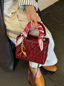 時尚新款女款手提包 純色極簡 PU 小方包 優雅知性 高端百搭 精緻包款 附絲巾與櫻桃吊飾 情人節禮物包 - 紅色 - 查看 6