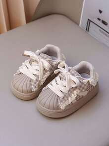 Sepatu Jalan Anak Perempuan dengan Hiasan Renda dan Ujung Berbentuk Cangkang, Sepatu Sneaker Bayi Anti Selip Sol Lembut dengan Perekat dan Velcro Motif Kotak-kotak Musim Semi/Gugur, Sepatu Kanvas Putri untuk Balita - Khaki - View 4