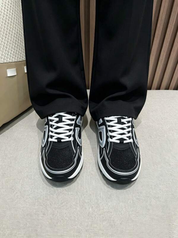 2026 New Men's Casual Sports Shoes, Unisex Breathable Lightweight Daily Casual Shoes, Running Shoes B30, With Shoe Box, Suitable For Gifts, Classic Black And White Colorway