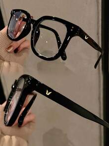 Blue-Light Blocking Glasses: Featuring Retro, High-Definition Lenses, These Are Suitable For Daily Wear And Gaming By Both Men And Women. Designed To Fit Smaller Face Shapes, They Effectively Relieve Eye Strain Caused By Prolonged Viewing Of Computer - View 2
