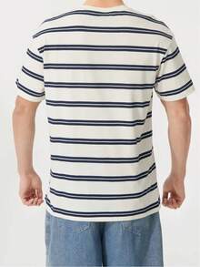 Skechers Kaos oblong lengan pendek longgar bergaris hitam putih unisex dengan logo bordir. - Putih - View 6