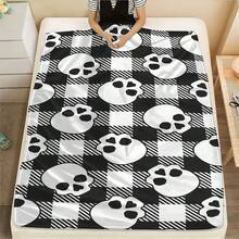1PC Soft Black & White Plaid Skull Flannel Blanket, Antibacterial Thickened Home Decor, Suitable For Sofa Bed Living Room Travel Office Shawl Blanket, Nap Blanket, Air Conditioning Blanket, Bed Sheet Blanket, Camping Blanket, Background Wall Decoration Blanket, Ideal Gift, Daily Gift, Birthday Gift - Black and White - View 3