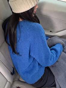 Sweater Rajut Pullover Leher Bulat Minimalis Kasual Musim Dingin Wanita dengan Bulu Halus - Biru - View 2