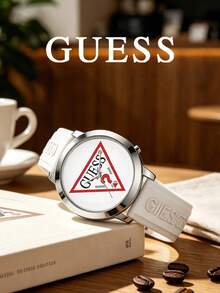 GUESS 銀色錶殼極簡腕錶，復古紅色三角 Logo 印花錶盤、壓紋 Logo 柔軟矽膠錶帶，時尚日常石英手錶 - 白色 - 查看 4