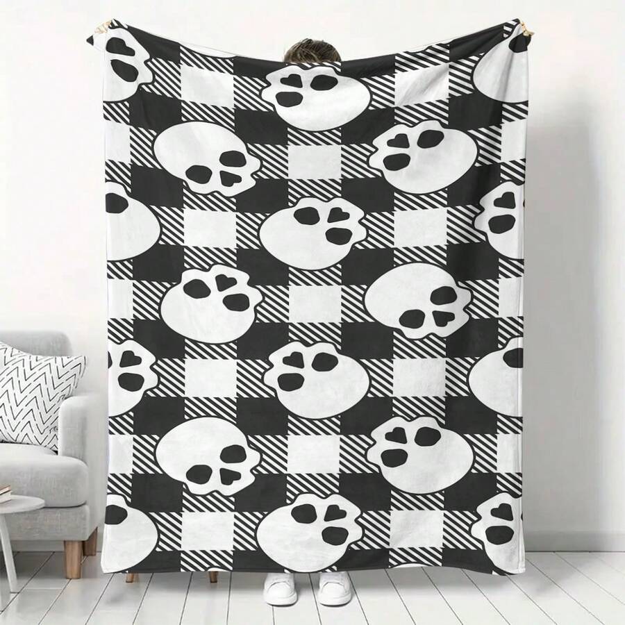 1PC Soft Black & White Plaid Skull Flannel Blanket, Antibacterial Thickened Home Decor, Suitable For Sofa Bed Living Room Travel Office Shawl Blanket, Nap Blanket, Air Conditioning Blanket, Bed Sheet Blanket, Camping Blanket, Background Wall Decoration Blanket, Ideal Gift, Daily Gift, Birthday Gift