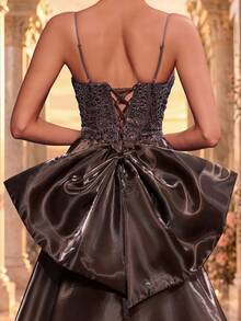 VIPGIRL Elegant Caramel Color Spaghetti Strap Evening Gown, Fully Embellished With Beads And Sequins Embroidery, Vintage Vibe. Party Wedding Fall - Lilac Purple - View 3