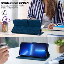 GLANDOTU Casing PU Minimalis Motif Papan Catur Kulit Dilengkapi Desain Dompet Flip Tipis Bergaya Bisnis dengan Ukiran 3D, Slot Kartu, dan Stand, Kompatibel dengan Berbagai Merek, Cocok sebagai Hadiah Ulang Tahun Musim Semi, Versi Internasional, Bukan Versi Domestik - Biru - View 2
