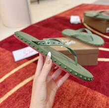 CL Explosion Red Rivet Sole Non-Slip Flat Heel Clip Foot Beach Sandals Outdoor Couples - 軍綠色 - 查看 5
