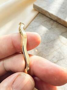 1pc Women's Bracelet, Fashionable Elegant Bangle, Asymmetrical Wavy Gold Bracelet, Minimalist Polished Solid Stackable Bangle, Women's Luxury Jewelry - Gold - View 5