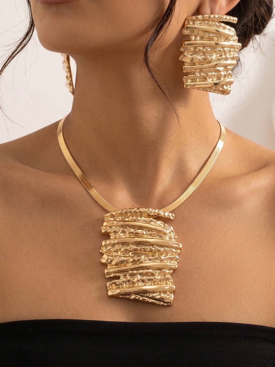 2 Sets Gold Layered Textured Pendant Earrings Set, Vintage Luxury Style, Snake Chain + Asymmetrical Metal Texture Large Earrings, Elegant Versatile Women's Accessories Suitable For Party, Runway, Commute And More - Yellow Gold - View 1