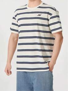 Skechers Kaos oblong lengan pendek longgar bergaris hitam putih unisex dengan logo bordir. - Putih - View 4