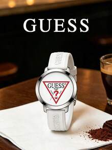 GUESS 銀色錶殼極簡腕錶，復古紅色三角 Logo 印花錶盤、壓紋 Logo 柔軟矽膠錶帶，時尚日常石英手錶 - 白色 - 查看 3