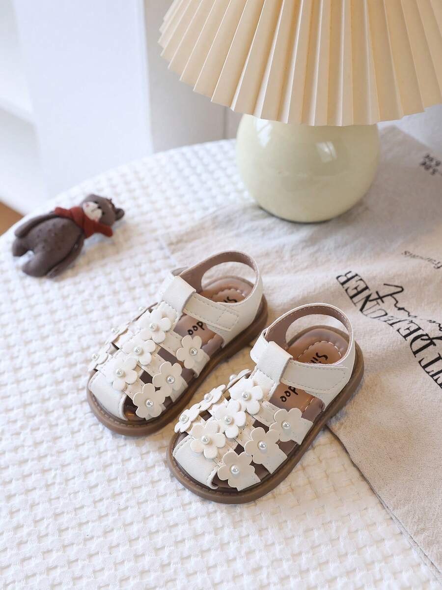 New Girls Baby Hollow Floral Decor Design Sandals, Lightweight Comfortable Beach Sandals For Little Girls, Summer - Beige - View 1