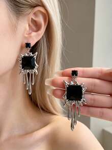 1 Pair Of Fashionable Personalities Exquisite And Elegant Earrings Suitable For Women's Daily Commuting ﻿ - Black - View 6