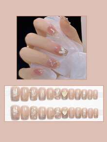 24 Peças Conjunto de Unhas Postiças de Gel Quadradas Curtas, Unhas Francesas Clássicas Vintage Minimalistas de Cobertura Total para Uso Diário, Adequadas para Mulheres e Meninas. O Conjunto Inclui 1 Adesivo e 1 Tira de Gel Jelly Mini. Suprimentos de Unhas Enviados Aleatoriamente - Multicolorido - Visão 2
