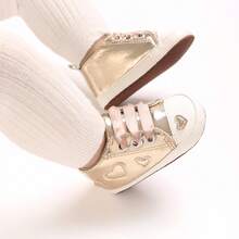 Soft Ribbon Infant Casual Shoes, Shiny Patent Leather Heart Soft Sole Non-Slip Heel Infant Girl Baptism Shoes - Gold - View 6